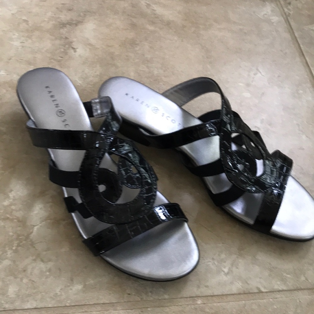 Karen Scott sandal